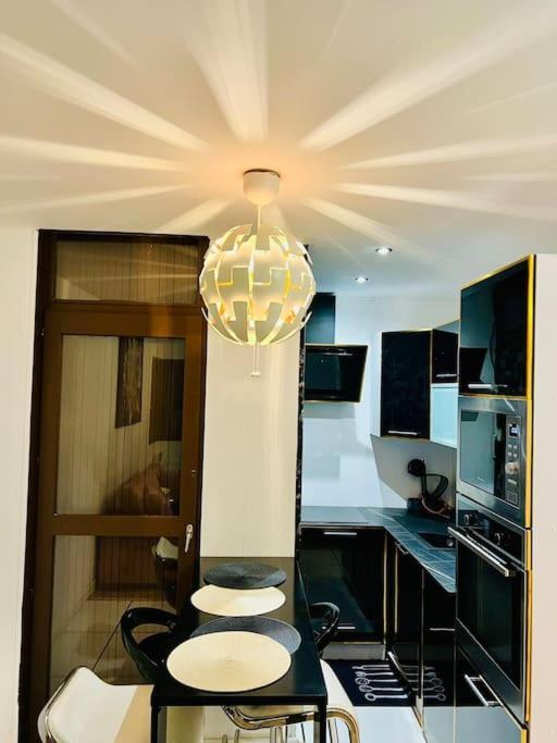 Appartement Moderne Vieille Ville Parking Gratuit Annecy Exterior photo